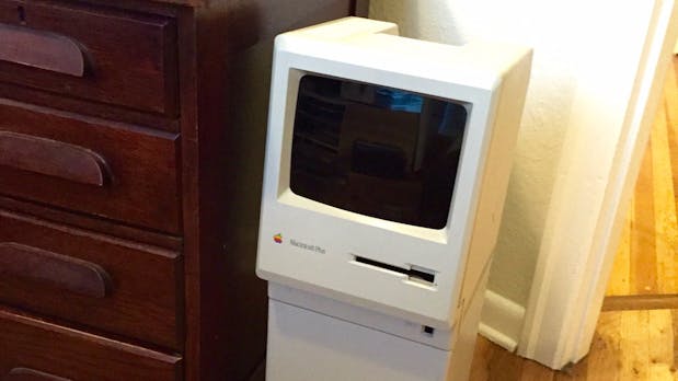 Recycling: Alter Macintosh wird zum Mülleimer