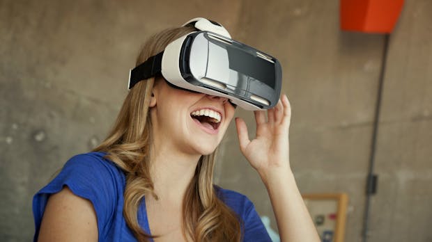 Überteuertes Spielzeug oder Next Big Thing? Welche Virtual-Reality-Brillen wir 2016 kaufen können und was sie kosten
