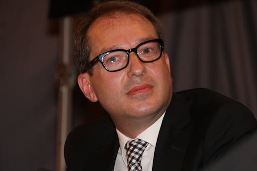 Störerhaftung abschaffen: Minister Dobrindt will „mit einem Klick ins freie WLAN“