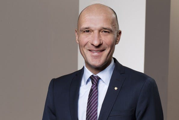 Kann über Insurtech nicht lachen der Herr Dr. Helge Lach der DVAG (Quelle: DVAG)