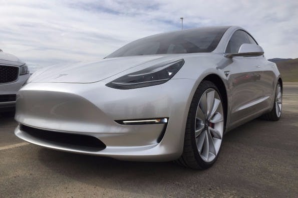 Tesla Model 3. (Foto: Motortrend)