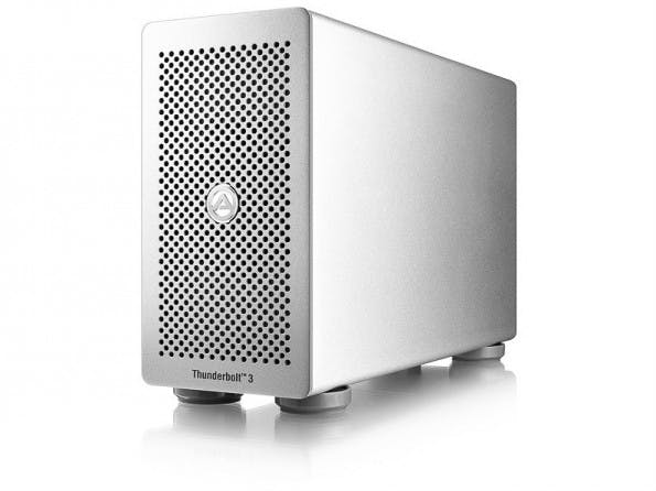 Die Thunderbolt-3-Festplatte steckt in einem schicken Alu-Gehäuse. (Bild: Akitio)
