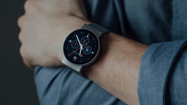 Amazon-Prime-Bestellungen vom Handgelenk: Die CoWatch hat Alexa an Bord