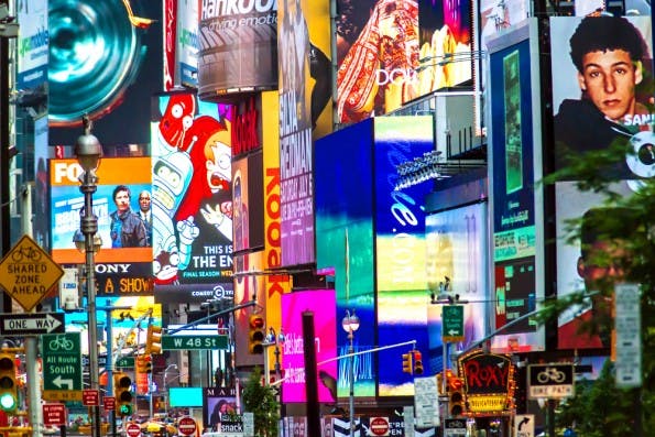 Auch im Netz gilt: Potenzielle Kunden sollten nicht überfordert und genervt werden. Dazu dient das Frequency-Cap. (Foto: Allen.G / Shutterstock.com)