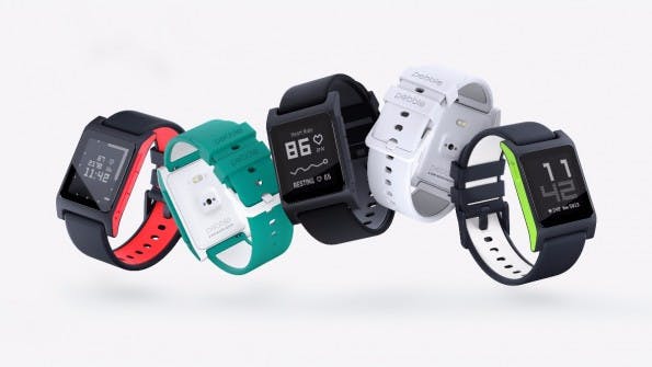 Die neue Pebble 2 ist der direkte Nachfolger der Ur-Pebble und in fünf Farben erhältlich. (Quelle: pebble.com)