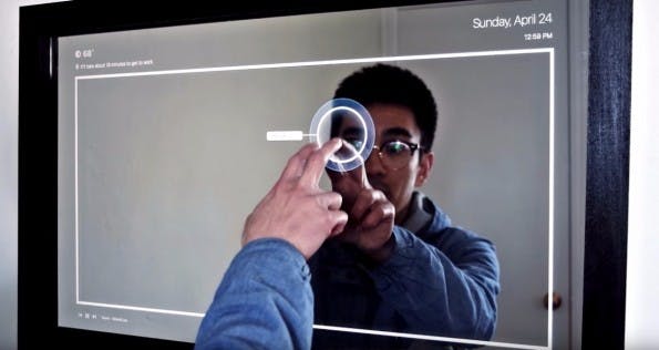 „Clear“ Smart Mirror mit Touchdisplay. (Foto: Ryan Nelwan)