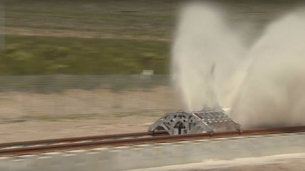 Wer kurz wegsah, verpasste die Testfahrt des Hyperloop-One-Motors. (Screenshot: YouTube)