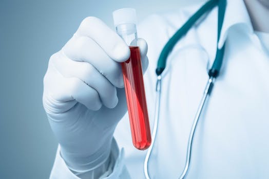 t3n-Daily-Kickoff: Patienten betroffen, Bluttest-Startup Theranos muss nachträglich tausende Bluttests korrigieren