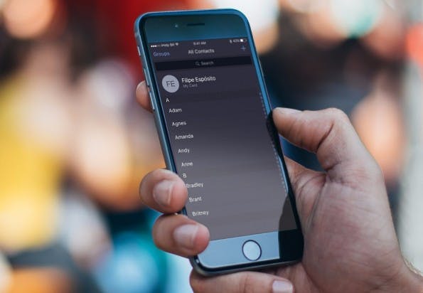 Kontakte: iOS-10-Dark-Theme-Konzept. (Bild: ihelpbr)