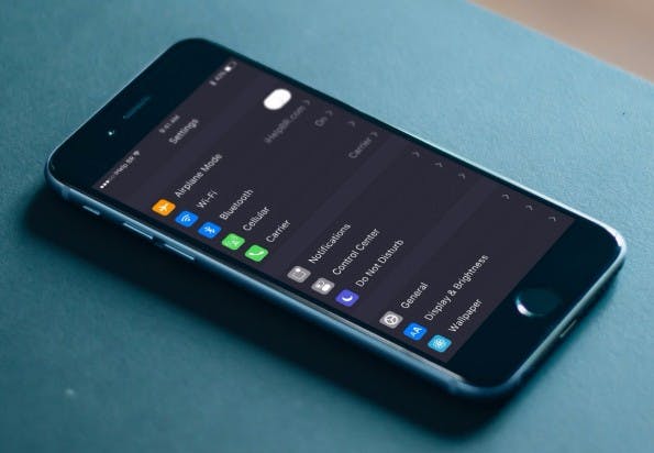 Einstellungen: Konzept zum Dark Theme in iOS 10. (Bild: ihelpbr)