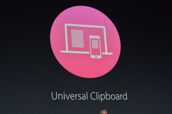 Mit Universal Clipboard könnt ihr Texte und Links ohne großen Aufwand zwischen Desktop und iOS übertragen. (Bild: Apple)