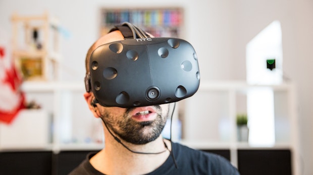 „Wie geil ist das denn?!” – Die Virtual-Reality-Brille „HTC Vive“ im t3n-Test