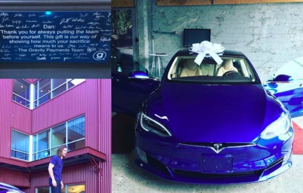 Mitarbeiter beschenken Chef: Über diesen blauen Tesla konnte sich Dan Price freuen. (Bild: Gravity Payments/Facebook)