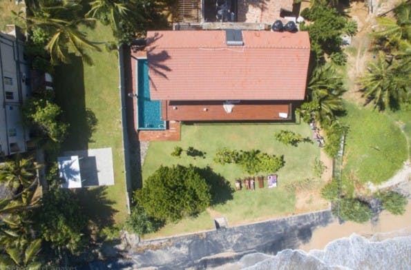 In dieser Strandvilla auf Sri Lanka haben Sebastian Canaves und Freundin Line die letzten Wochen gearbeitet. (Foto: Off the Path)