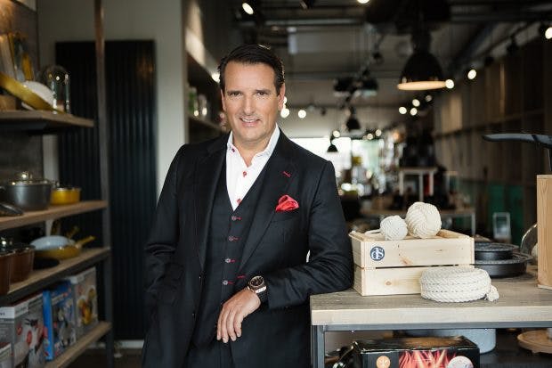 DHDL-Investor Ralf Dümmel im Showroom von DS Produkte. (Foto: Rieka-Anscheit)