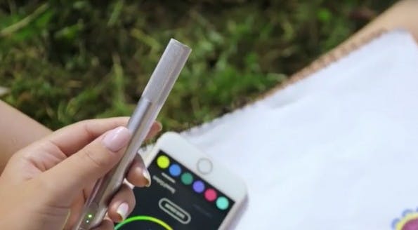 Der Stift ist zumindest am oberen Ende hohl. (Quelle: Promovideo von Cronzy Inc.)