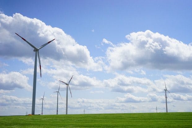 Nur wenn Überschüsse aus grüner Energie zur H2-Herstellung genutzt werden, ist Wasserstoff wirklich eine saubere Energiequelle. (Foto: PIxabay.com)