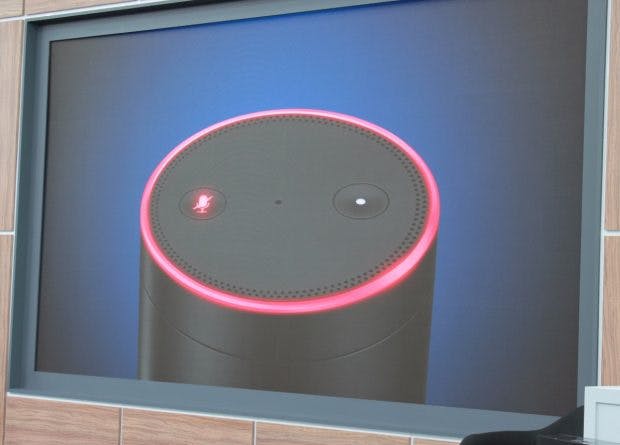 Ein Knopf deaktiviert das Hotword von Amazon Echo. (Foto: t3n)