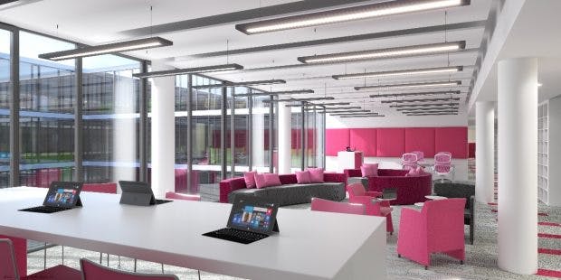 In der neuen Zentrale gibt es 1.100 Arbeitsplätze für 1.900 Mitarbeiter. Das Unterangebot soll durch flexible Arbeitsorte wie beispielsweise dem Homeoffce ausgeglichen werden. (Foto: Microsoft)