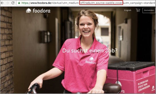 Die Landing Page der Fahrer-Gewinnungs-Kampagne von Foodora. Deutlich erkennbar: die Tracking-Parameter „offline“ und „saddle_cover“ (Screenshot: OMR)