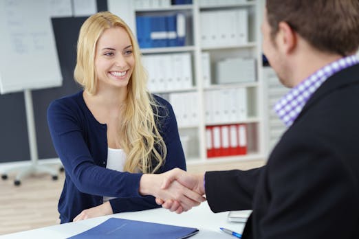 Recruiting vom Erstkontakt bis zum Arbeitsbeginn: So geht’s richtig