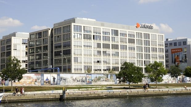 In den Warenlagern von Zalando sorgen vor allem die Pausenzeiten für Kritik. 4kclips / Shutterstock.com