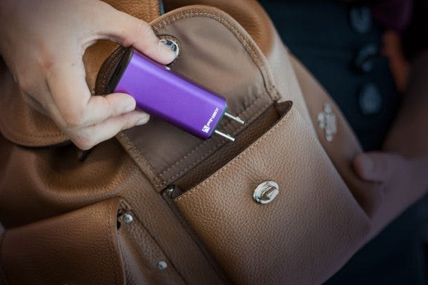 Für Macbook Pro & Co.: Dart-C soll das kleinste USB-C-Ladegerät der Welt sein. (Foto: Finsix)