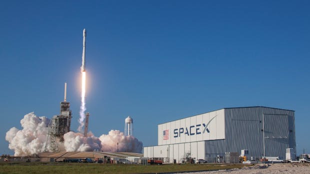 Space X will ab 2020 Breitband-Internet per Satellit anbieten