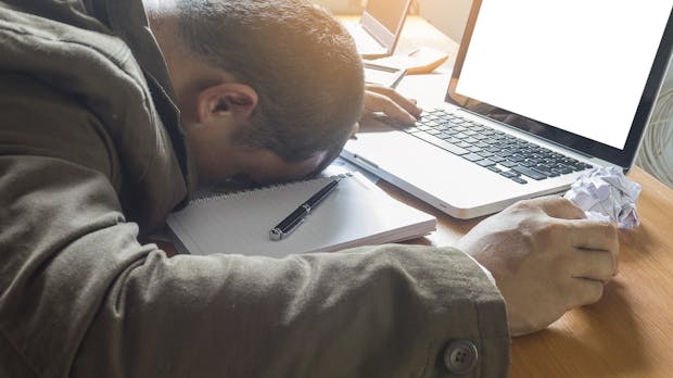 8 Dinge, die du nicht über deine E-Mail-Adresse auf der Arbeit verschicken solltest