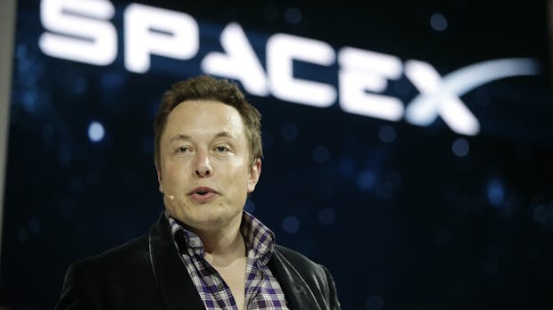 „Gefährlicher als Atombomben“: Elon Musk fordert frühzeitige Regulierung von künstlicher Intelligenz