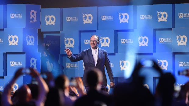 Kevin Spacey wird offizieller vierter Partner der Bits & Pretzels