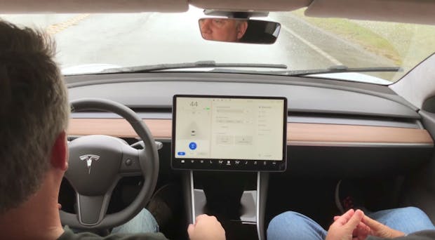 Wem gehören die Daten im Connected Car?