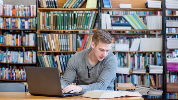 Reich, aber unsexy: Trotz guter Bezahlung sinkt das Interesse am Informatik-Studium