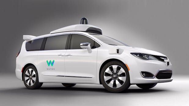 Tesla hängt bei selbstfahrenden Taxis meilenweit hinter Waymo zurück