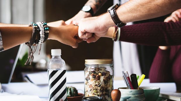 David gegen Goliath vs. das Beste aus zwei Welten – Wie Unternehmen und Startups voneinander profitieren können