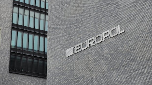 Mehr als eine Milliarde Euro gestohlen: Europol gelingt Schlag gegen Banken-Hacker