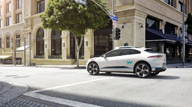 Waymo schließt sich Renault an: Selbstfahrende Taxis und Lieferdienste im Fokus