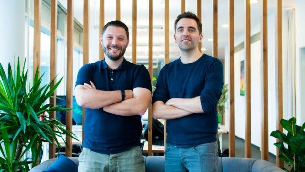 Die beiden Uberall-Gründer David Federhen (l.) und Florian Hübner (Foto: Uberall)