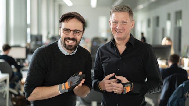 iPod auf Baumarkthandschuh geklebt – Gründer erhalten 40 Millionen
