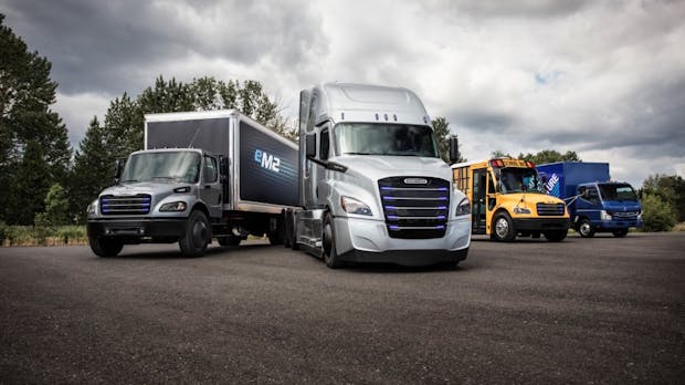 Daimler stellt zwei neue E-Lkw vor und arbeitet weiter an vollautonomen Trucks