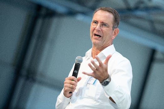 Streetscooter-Gründer: „Batteriegetriebene Autos müssen nicht weit fahren“