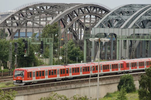 KI bei der Bahn – wenn der Zug Randale meldet