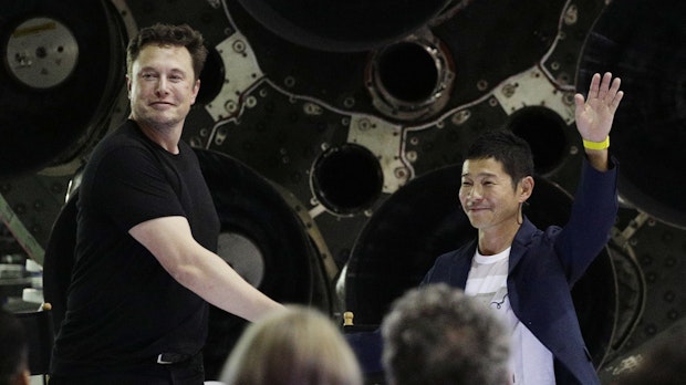 SpaceX: Milliardär sucht 8 Begleiter für seinen Flug zum Mond