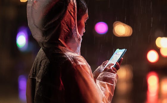 Du hast ein iPhone oder iPad? Dann könnte dir Apple bald Gratis-Serien liefern