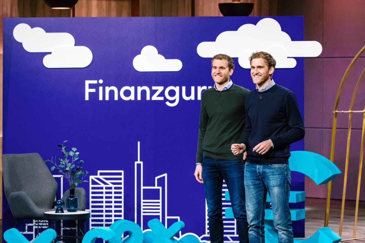 Alexander und Benjamin Michel mit Finanzguru. (Foto: © MG RTL D / Bernd-Michael Maurer)