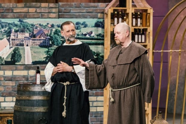 Wolfgang Streblow (l.) und Jürgen Hartwig mit Klostervogt (Foto MG RTL D)