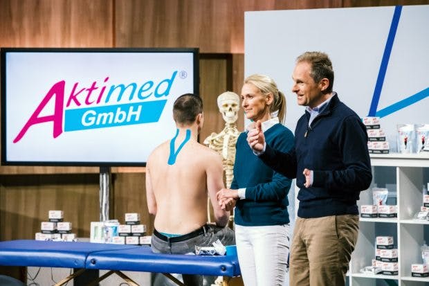 Sabine Kroker-Hohmann und Jens Kroker mit Aktimed (Foto MG RTL D)