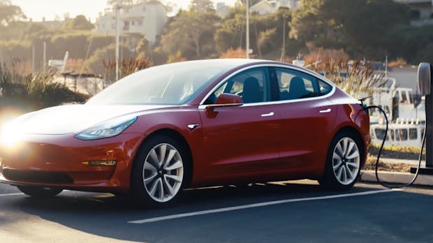 Model 3 am begehrtesten – 2018 wurden 2,2 Millionen E-Autos zugelassen