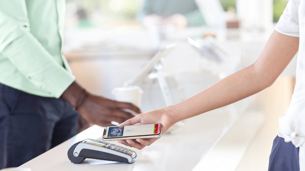 Commerzbank und Sparkasse starten mit Apple Pay