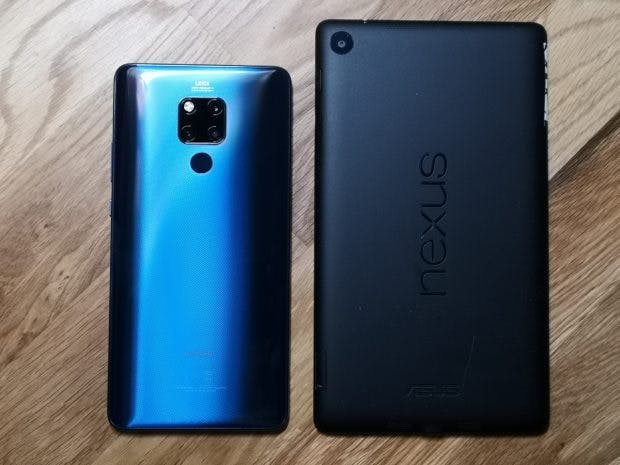 Zweimal sieben Zoll: Mate 20 X versus Nexus 7 (2013). (Foto: t3n.de)